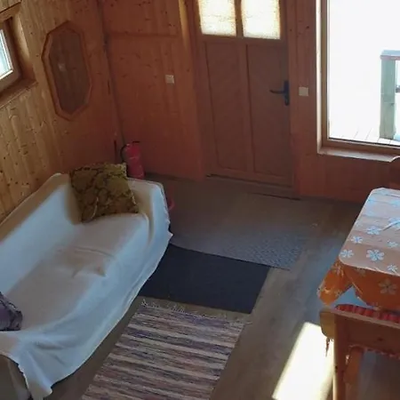 Kaussjaerve Puhkemaja