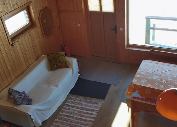 Kaussjaerve Puhkemaja